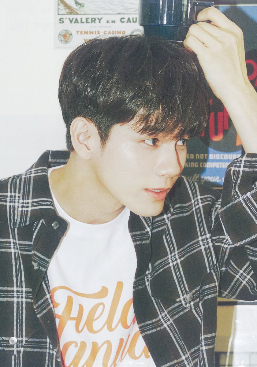 lavender_osw's tweet photo. 위로 2기 팬클럽 키트 포토북

#옹성우
#ONGSEONGWU https://t.co/G4D2oDyJPf