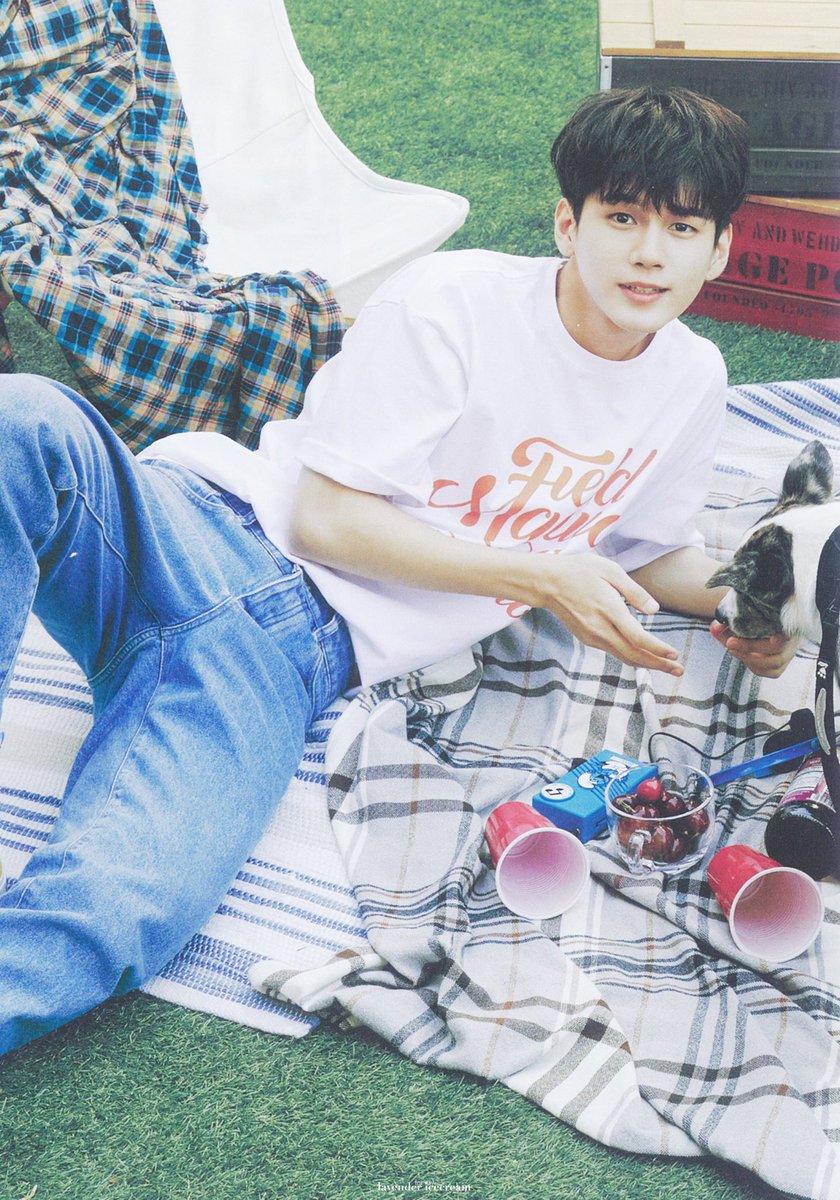 위로 2기 팬클럽 키트 포토북

#옹성우
#ONGSEONGWU