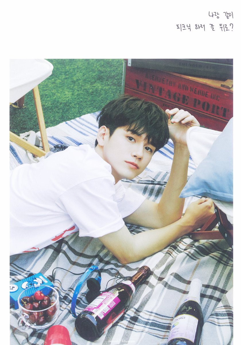 위로 2기 팬클럽 키트 포토북

#옹성우
#ONGSEONGWU