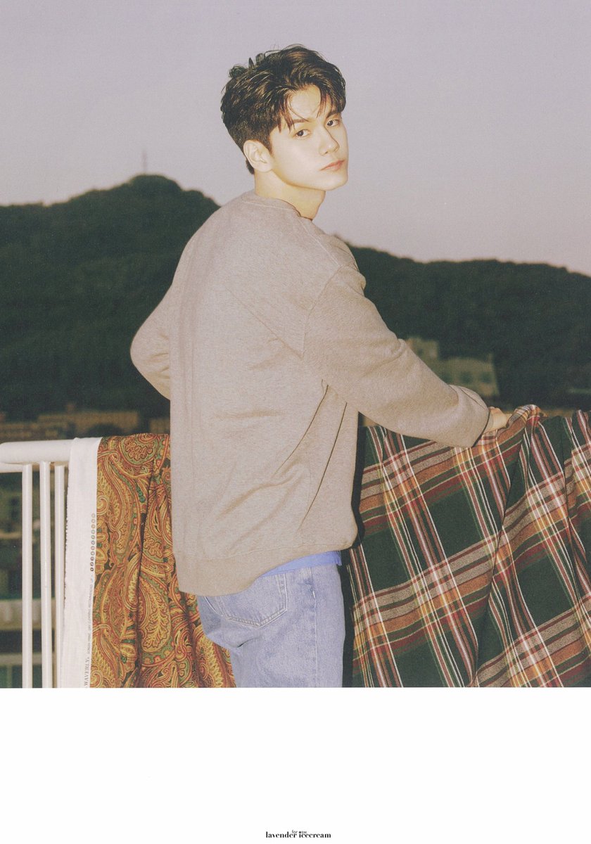 lavender_osw's tweet photo. 위로 2기 팬클럽 키트 포토북

#옹성우
#ONGSEONGWU https://t.co/LrLmVoJUCV