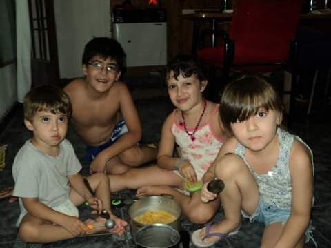 #EsteFinde desde La Falda Córdoba foto de mis 4 nietos, vieja, hoy difícil juntarlos 2 de ellos viven en Asturias, España.