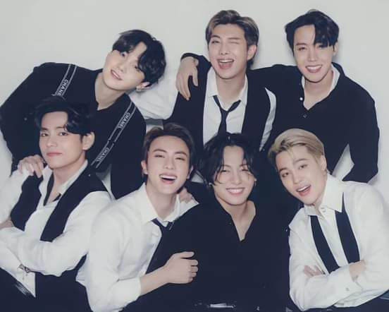 SaylaAlam's tweet photo. BTS is love... 💜
You guys all disserve everything....💜💜💜
Army's always love and support BTS..😇
#btsisperfect
#RMyouareperfect 💜
#jinyouareperfect 💜
#sugayouareperfect 💜
#jhopeyouareperfect 💜
#jiminyouareperfect 💜
#TaehyungYouArePerfect 💜
#jungkookyouareperfect💜 https://t.co/JYHbQn3VRL