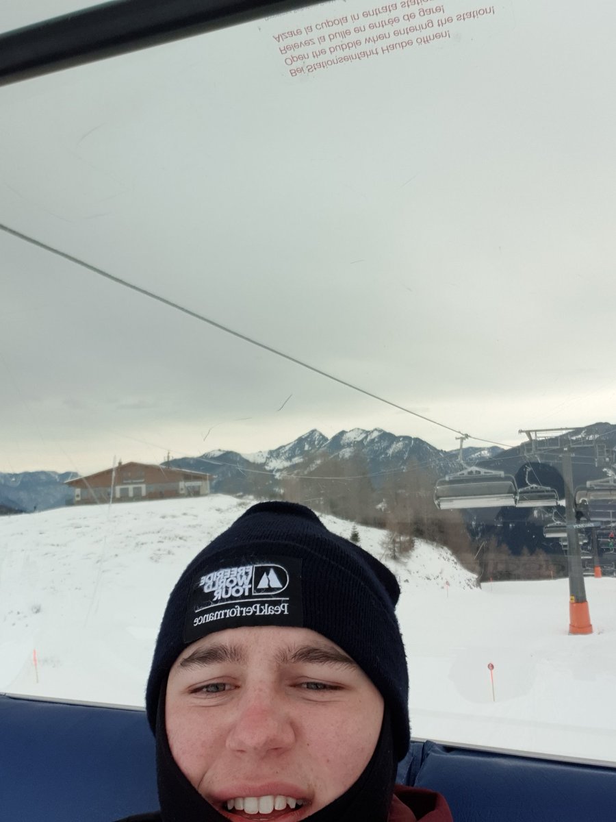 young0ci's tweet photo. Skifahren https://t.co/y3r3w705HW