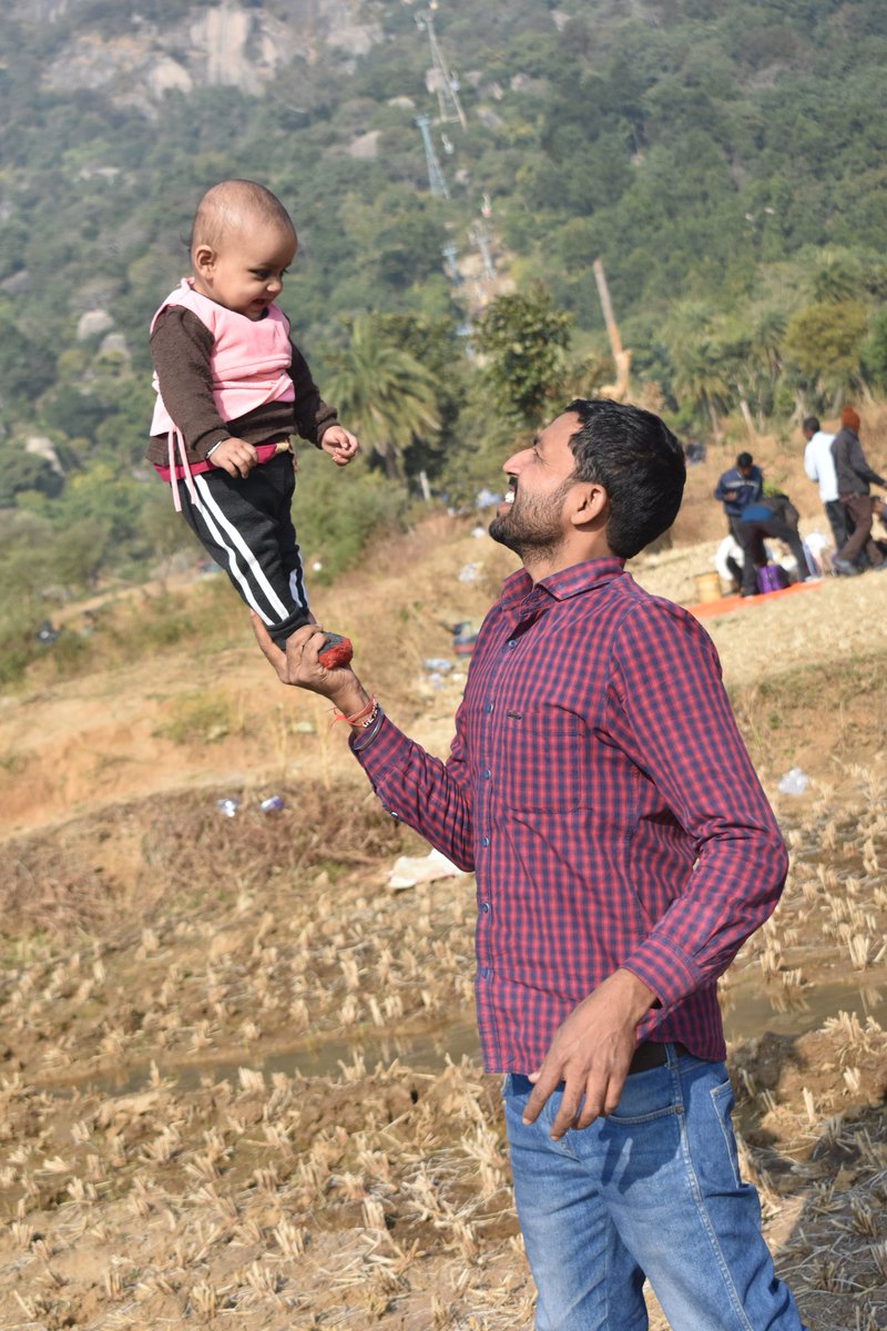 Chandan38582574's tweet photo. #mypari New year masti https://t.co/zX7y3QY5Ki