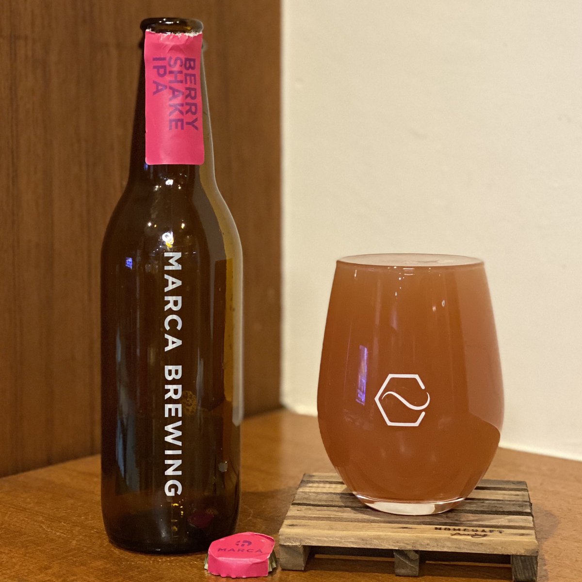 k97025's tweet photo. #craftbeer
#MARCABREWING
#FruitIPA
#BerryShakeIPA https://t.co/a5pCAxI69L