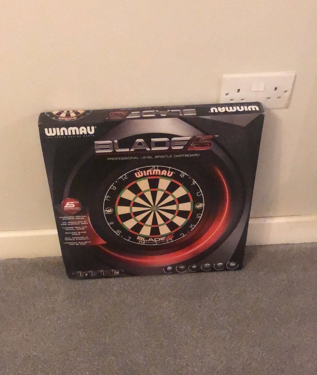 EliteJord_'s tweet photo. Finally got round to getting new board, #PDCWorldChampionship making me wanna play again as haven’t played since my league got suspended 😒

#blade5 @Winmau @TargetDarts 
#oneeigghhttyy #TreblesForShow #DoublesForDough https://t.co/9DW6Sazjki