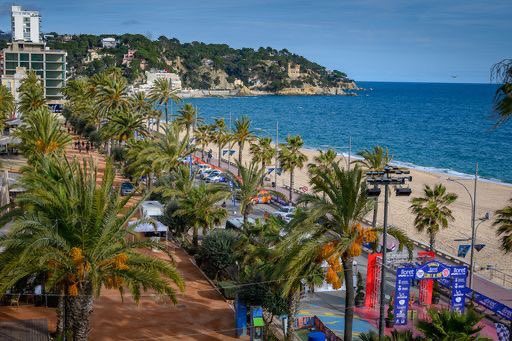 VLineOrg's tweet photo. El parque cerrado más bonito que veréis🤩
🌊 El Passeig Jacint Verdaguer nuevamente será el epicentro del @RallyLloret
La prueba no solo abre la temporada 2️⃣0️⃣2️⃣1️⃣ de V-Line Org. Sino también calendario del campeonato de Catalunya de rallys en todas sus categorías y modalidades🏎 https://t.co/m0lAnxeaYw