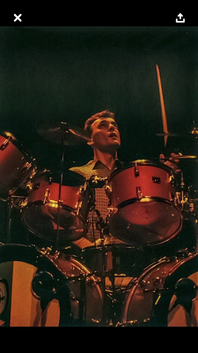 vivien2112's tweet photo. And if the music stops
There’s only the sound of the rain
All the hope and glory
All the sacrifice in vain
And if love remains
Though everything is lost
We will pay the price
But we will not count the cost...♥️
#Ripneilpeart
Happy Pratturday #Rushfamily @RushFamTourneys https://t.co/SNpx0kIre8