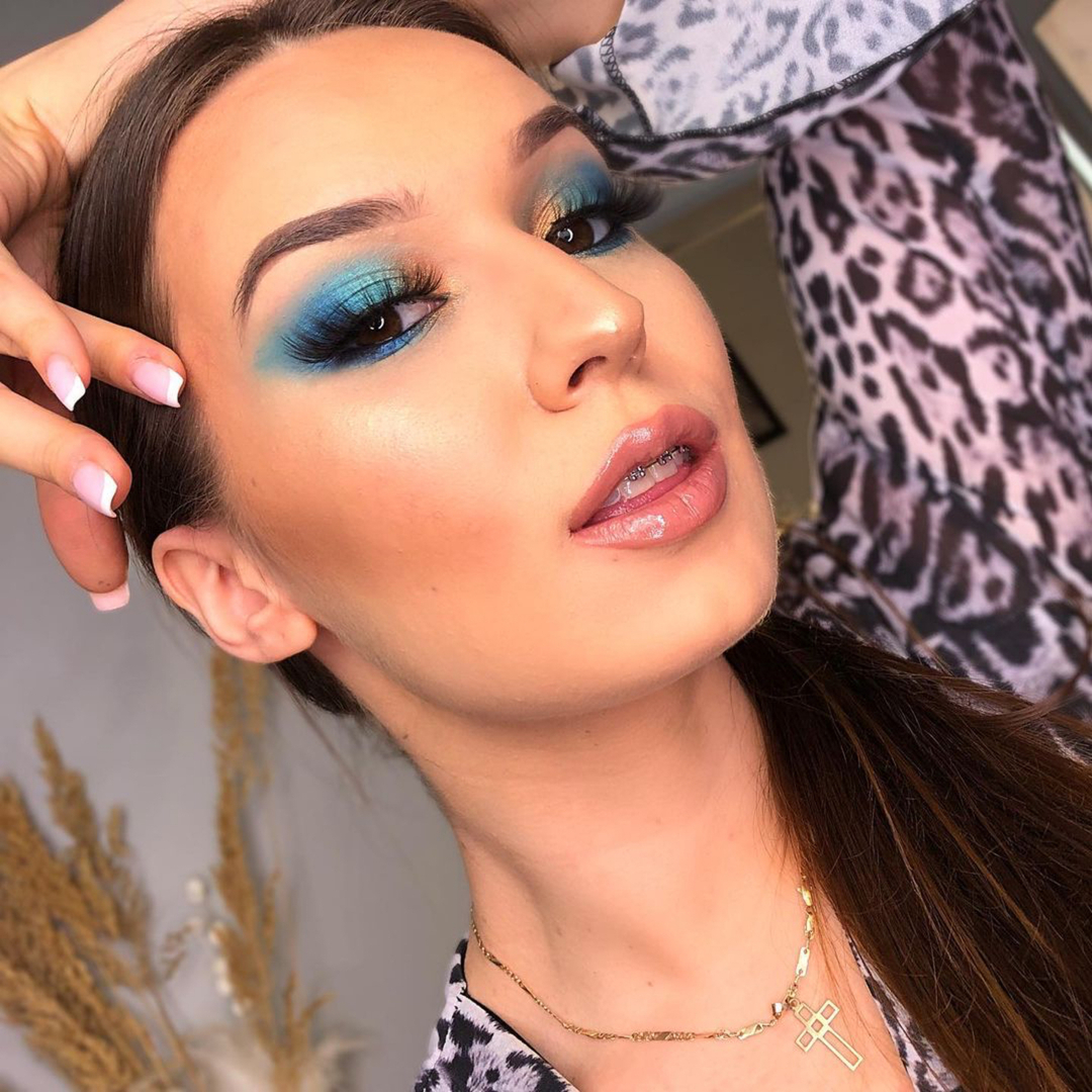 SeptemberRoseCo's tweet photo. So stunning! @_monalizas look created with our #slushpalette 
・・・
.
.
.
.
___________________________________⠀⠀⠀
🛒CLICK THE LINK IN OUR BIO!⠀⠀⠀⠀ ⠀⠀⠀⠀⠀
___________________________________⠀
#septemberrosecosmetics #rosebaddie #liveincolour #livein https://t.co/brB5vXuW5Q