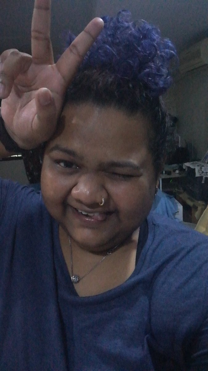 Nanthu5992's tweet photo. @chinepaiyenoffl Hello back at ya with my blue hair.. https://t.co/M7bipBux0L