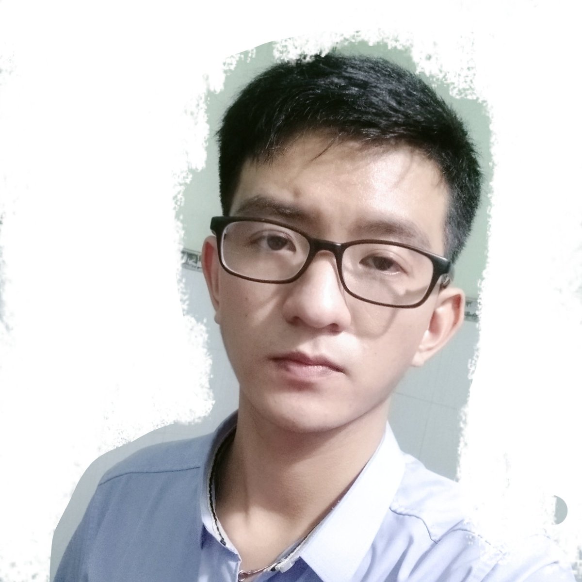 nguyencaohau's tweet photo. I've been in twister since 2013, but I'm really using it now..🤣🤣
#HappyNewYear
#NewProfilePic https://t.co/oyEJ0dv7QG
