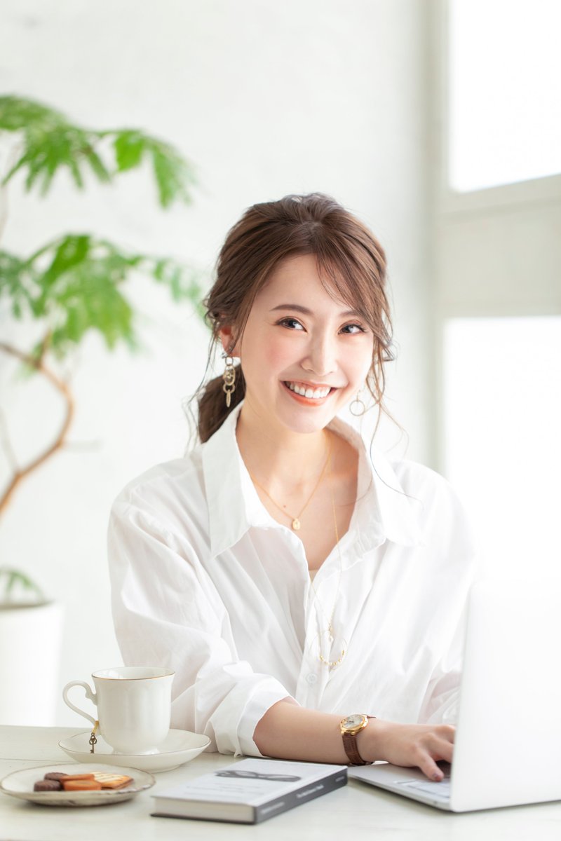100_rbc's tweet photo. 撮影に参加してくださった、よねまりさん 
@YoneMari24
 
もともとの美しさがさらに際立っていました✨
ありがとうございました❤️

Stylist &amp; Director 
@Maya_Fashion13
 
Photographer 
@sbymsz
 
Hair &amp; make up YUI https://t.co/oPUBShzFYk