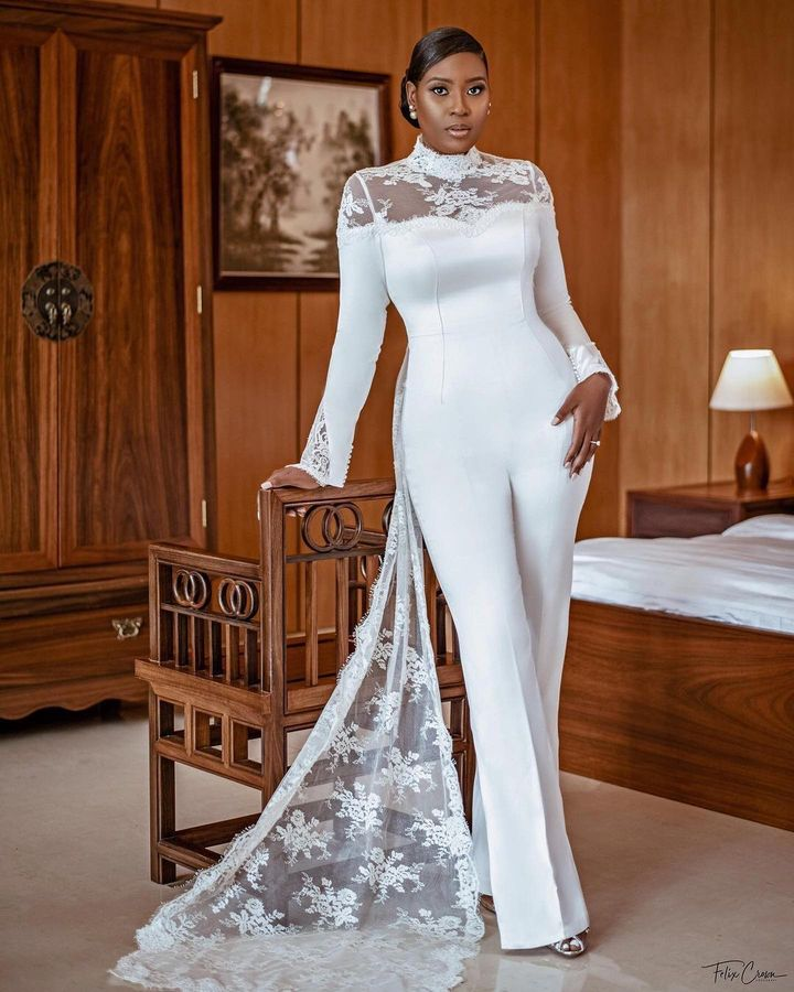 alanweddingest1's tweet photo. RT @BeanballMedia: Beautiful bride @steffetb ⁣😍🥰

Bridal styling: @lavish_bridal

Planner: @etaleventsng ⁣

Makeup: @bimpeonakoya ⁣

⁣#brides #bridal #weddingblog #weddingdress #weddinggown #hairstyle #bridetobe

https://t.co/mdzAy90ZPb https://t.co/0GBlnvCGz0