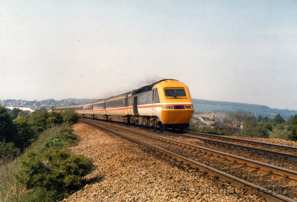 An HST with full yellow ends approaching Tapton Junction on a southbound Cross Country service, If i remember correctly only one power car was given this treatment #HST #Class125 <a href="/125Group/">125 Group</a>