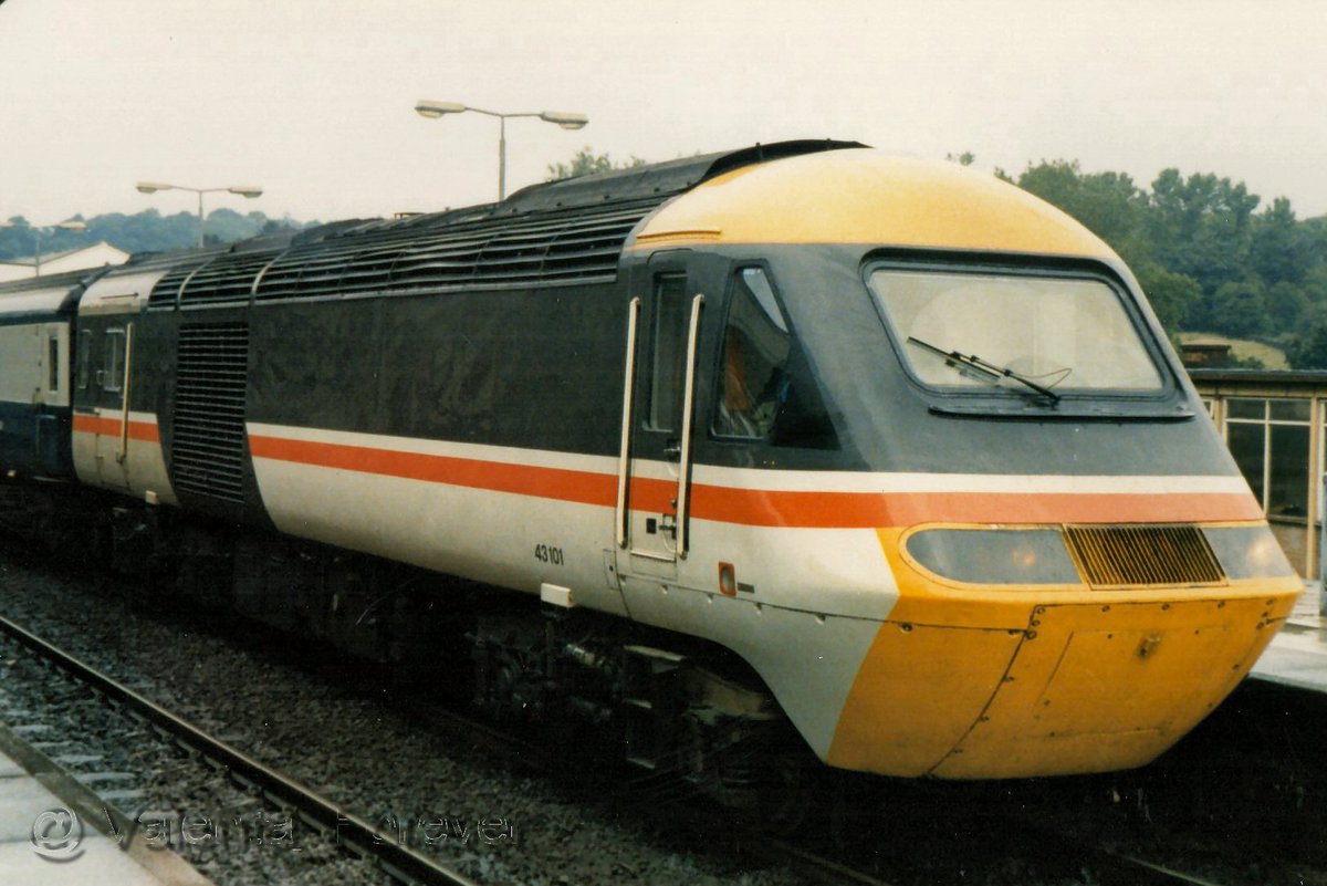 Valenta_Forever's tweet photo. 43101 in InterCity Swallow Livery with out the logos at Chesterfield #HST #Class125 @125Group https://t.co/DbsBcXQXeq