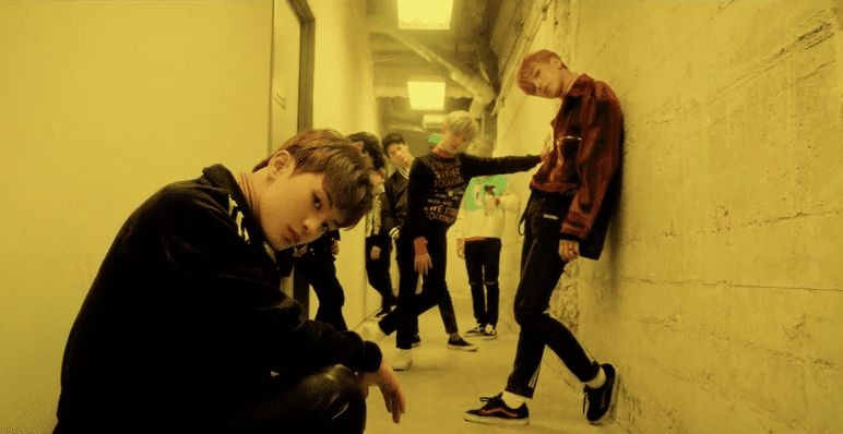 JlSUNGlE's tweet photo. i think one of nct dream's most iconic music video is GO. beside the fact that it's a 7dream cb after a long time, the concept itself is such a masterpiece, the song &amp; it's message, the choreography, their outfits, everything. the power that GO MV emits is just.. insane. https://t.co/AZJ3XQAj6C
