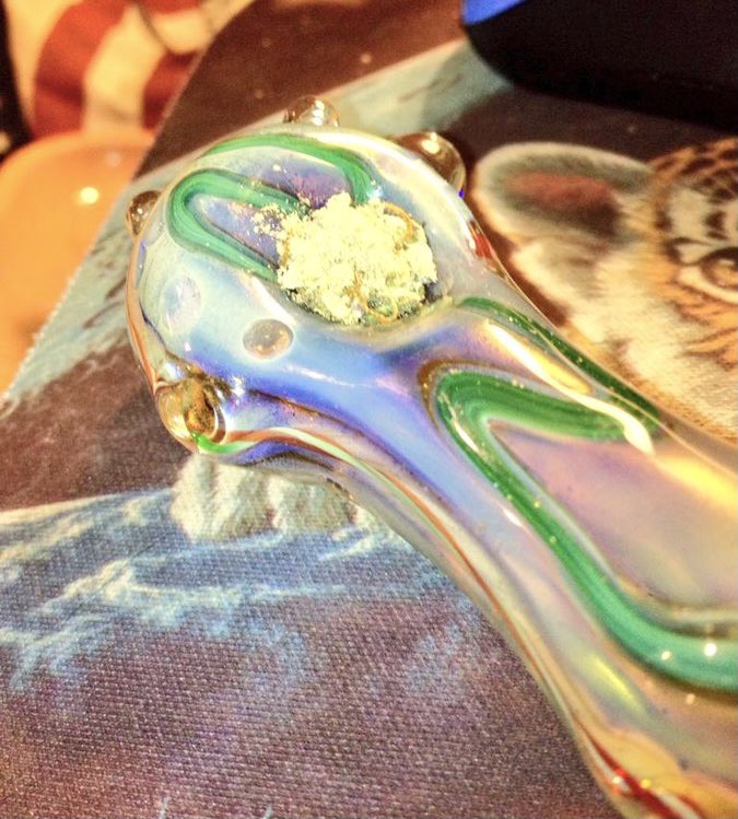 travisa850's tweet photo. Fat kief snap for breakfast. #LightUmUp https://t.co/6Opaxg46Nz