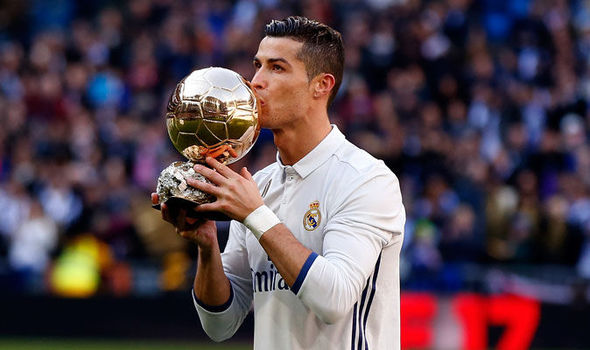 Ronaldo not winning 2018 Ballon d'or is the greatest injustice OAT.[A SHORT THREAD]. •League top scorer in 2018 (36).•World Cup 2nd top scorer (4).•Most goals (6) and G+A (8) in UCL KO.•Involved in 50% of Madrid's KO goals (8/16).•UCL Winner 