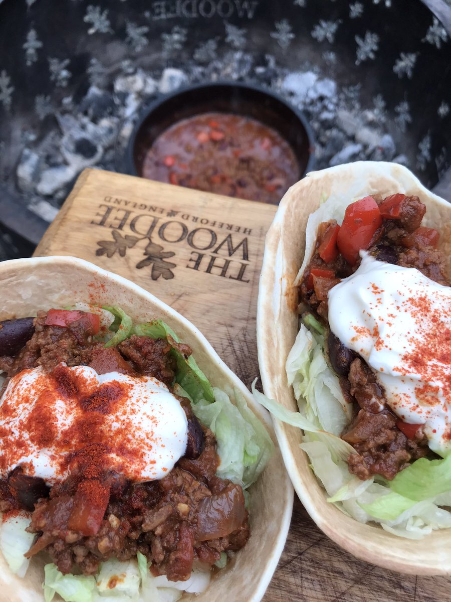 TheWoodee's tweet photo. If you’re looking for a great chilli recipe with no need for plates or cutlery try our ‘Woodee hot Chilli Boats’ - cooked outdoors over fire &amp; perfect for sharing food safely in your bubble! 

https://t.co/J6G8wWotf8

#firepitcooking #firepit
@Countryfilelive @TheoPaphitis https://t.co/HDFUjB6K5B
