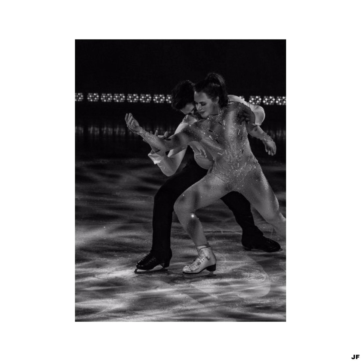 TessaVScottM1's tweet photo. โโShine bright...
โ...bright like...?
โ...diamonds in the sky.โ
#VirtueMoir #TessaVirtue #ScottMoir #icedance #iceskating #figureskating #TeamCanada #TTYCT #Diamonds #saudade #throwback #olympicchampions #olympics #XCII #partners @ScottMoir @moirsskateshop
3rd pic: @gregkolz https://t.co/OQ5XLlEqr5