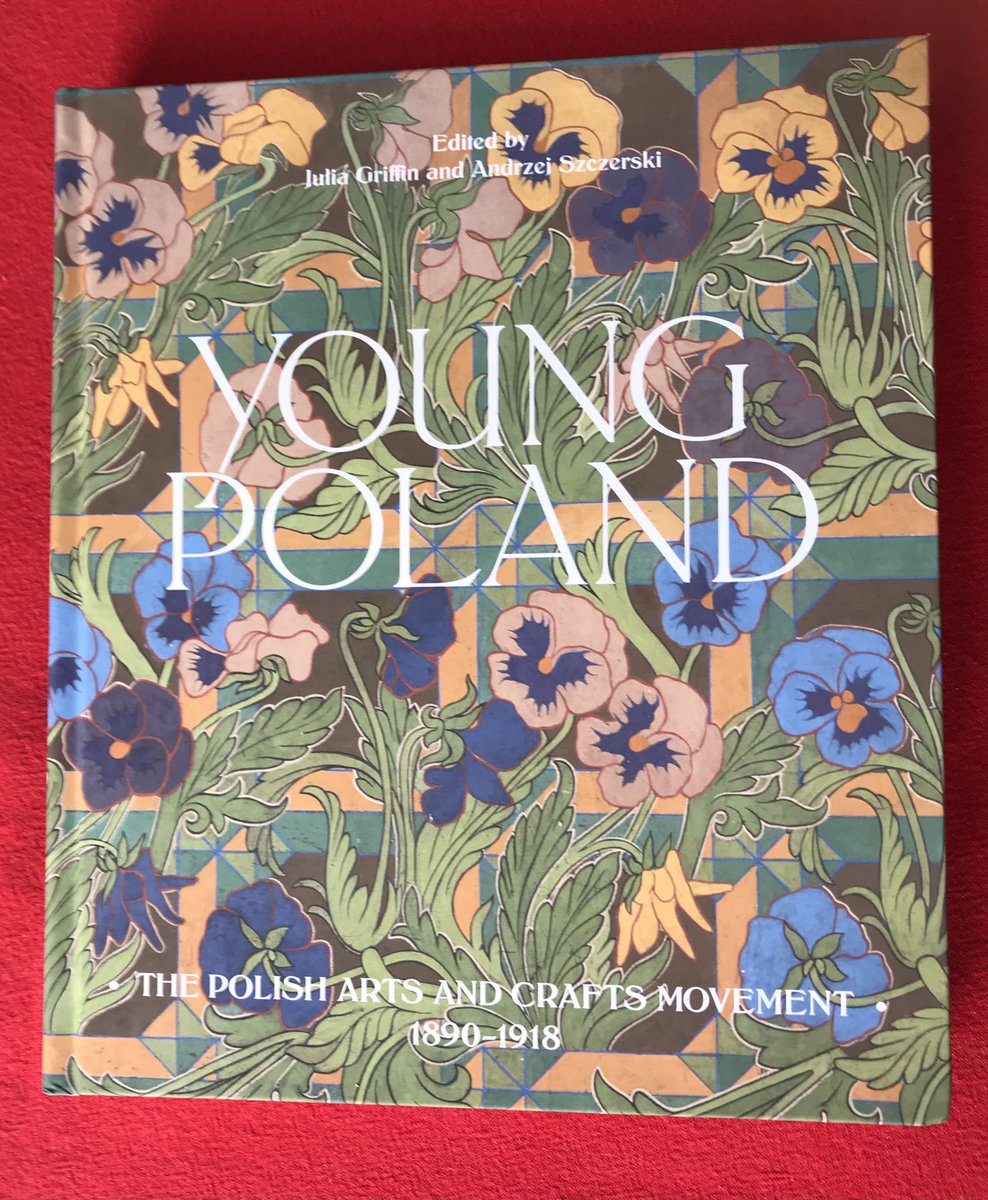 Finally received my #YoungPoland book from ⁦⁦@lundhumphries⁩ Brilliant collaboration between ⁦@WMGallery⁩ ⁦@MNKrk⁩ and ⁦@PLInst_London⁩ A magnificent New Year’s gift!