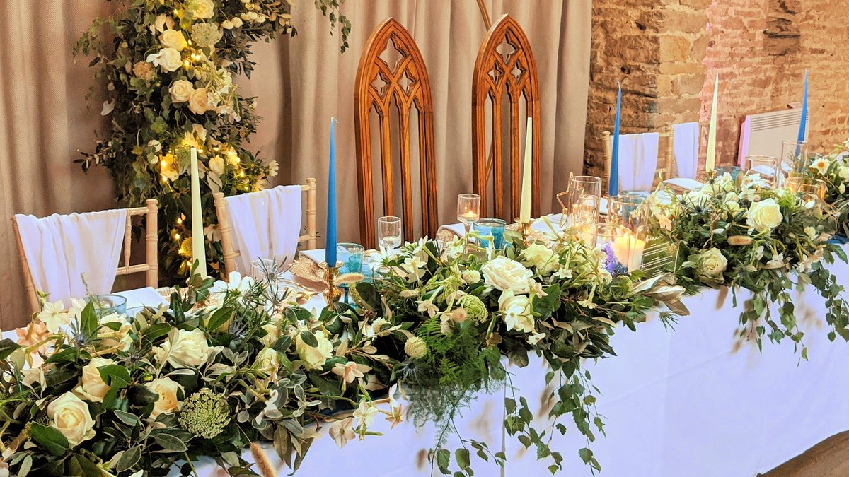 Happy New Year everyone!🤗

Dreaming of weddings- come on 2021, we can do this!

#weddinggoals #weddingflorist #Northamptonshire #buckinghamshire #weddingplanning #countryflowers #PositiveVibes