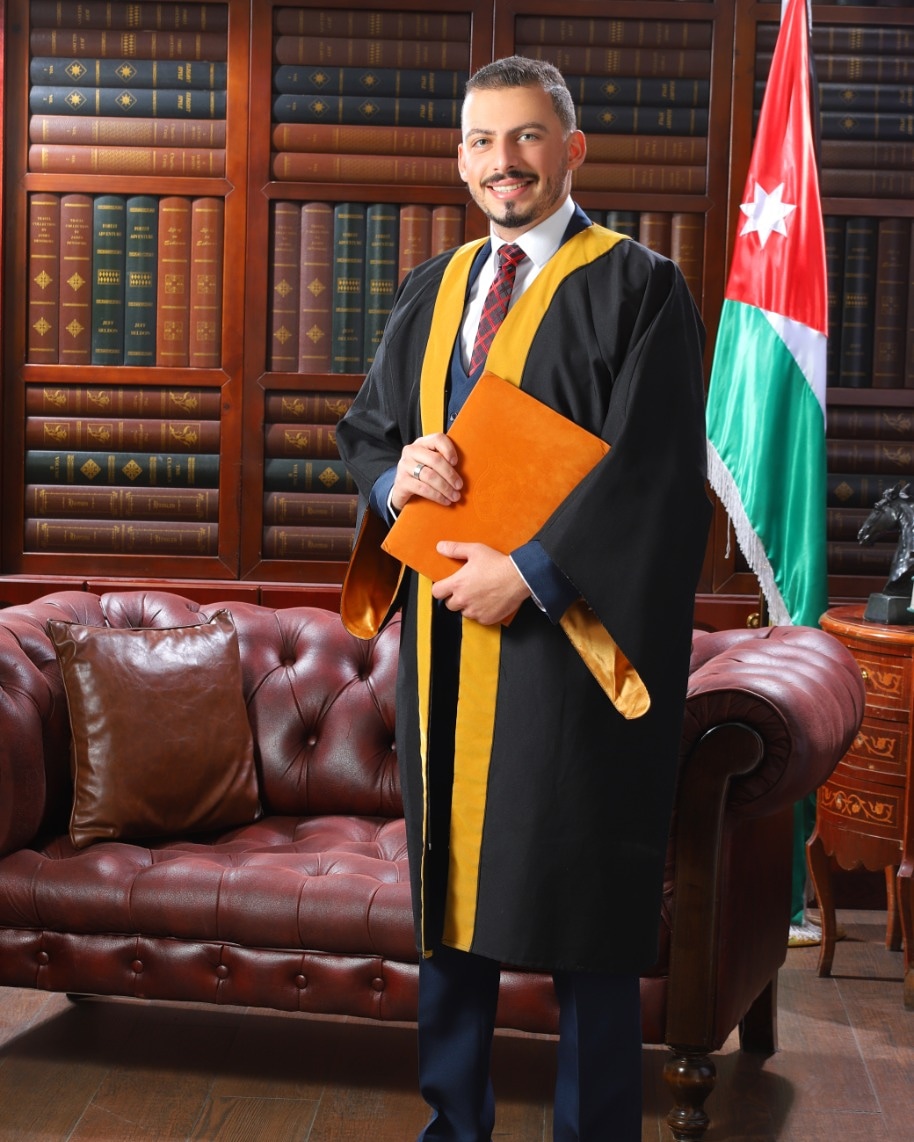 alaqtash_hisham's tweet photo. أتممت اليوم مناقشة مشروع تخرجي في تخصص الهندسة المدنية في الجامعة الأردنية 🎉
 انتهى مشوار الأربع سنوات ونصف بشهادة تقديرها
جيد جداً 🥳

دفتري التخرج للي بحب يتركله ذكرى معنا:
https://t.co/moZD99tJEx https://t.co/5nqTTvgbap