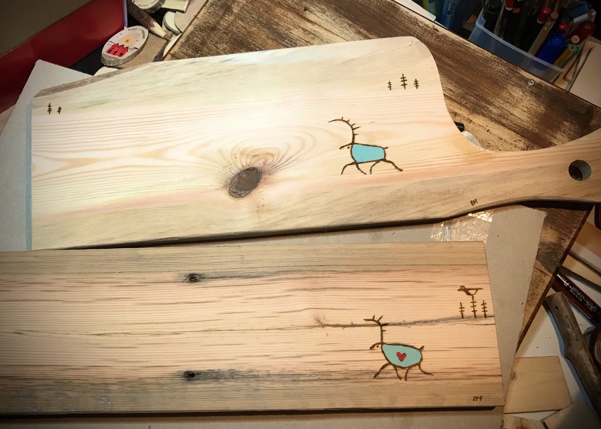 Esaholle's tweet photo. #puutyöt #tarjotin #woodwork #servingboards #keittiö #tarjoilu https://t.co/MrUOP3XIwt