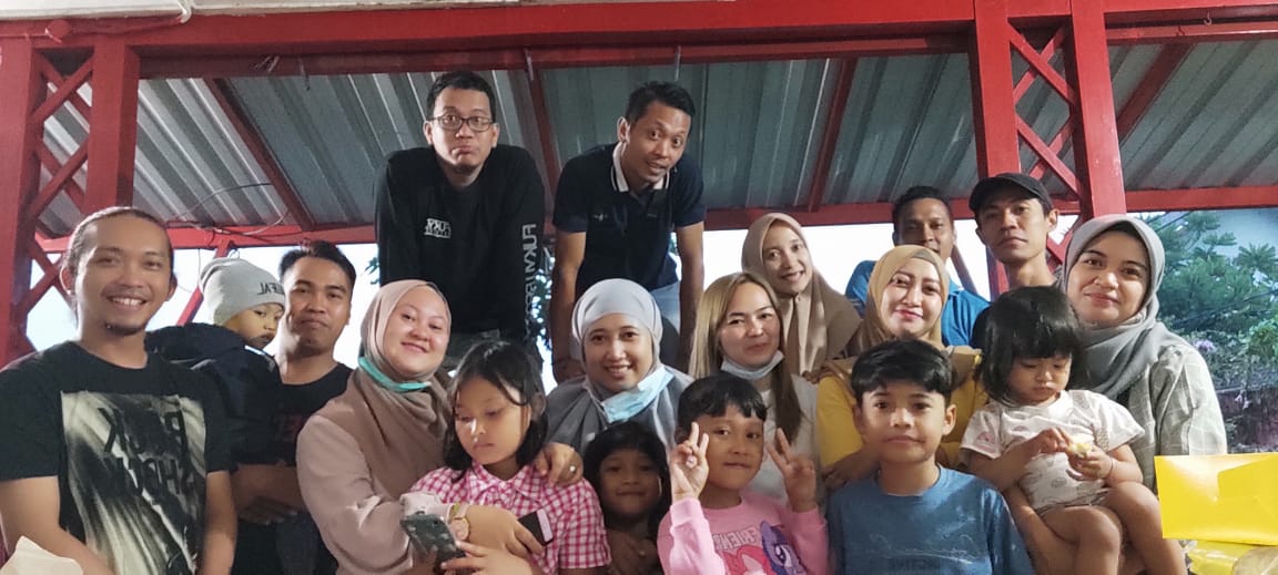 WwtYws's tweet photo. Reuni kecil2an. Teman SMA https://t.co/N1EufdygUc