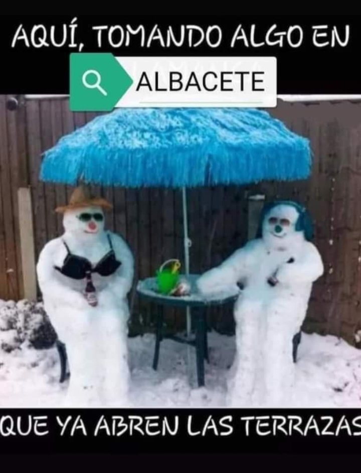 AlbacteRincones's tweet photo. Hace mucho frío para coger oliva, pero en las terrazas aguantamos como sea... https://t.co/J9m6uUW9Lh