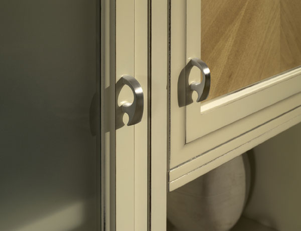 ziliomobili's tweet photo. #CollezioneSYSTEMCLASS: è sempre dai particolari che si vede la qualità.
#SYSTEMCLASScollection: it is from details that you see the quality.
@ziliomobili #madeinitaly #handcrafted #artigianale #living #modularcomposition #composizionemodulare https://t.co/4Nf34KbZMu
