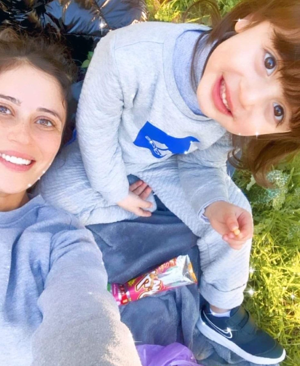 LianBazlamit12's tweet photo. ابني ، قوتي ، سندي وحياتي كلها ❤ https://t.co/qeAgHPgx9a