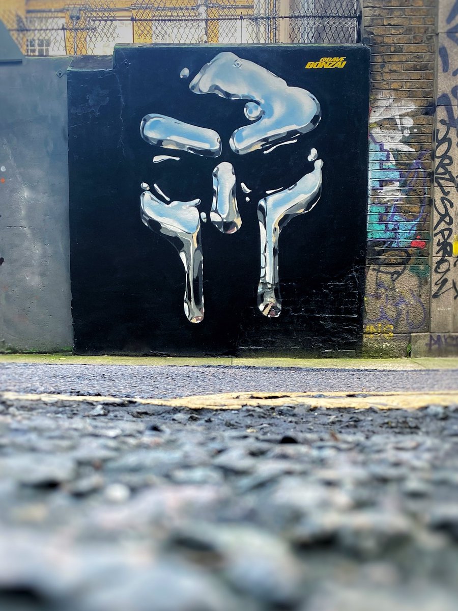 hookedblog's tweet photo. MF DOOM. RIP.

Metal Face mural in Shoreditch, London by artist @Davebonzai 

#MFDOOM #streetart #graffiti #liquidchrome https://t.co/5Hc1pkWMMe