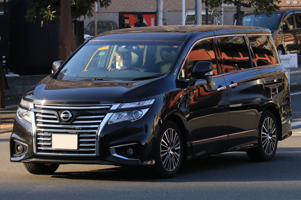 神奈川県警察 交通部 E52エルグランド暴走族取締用車