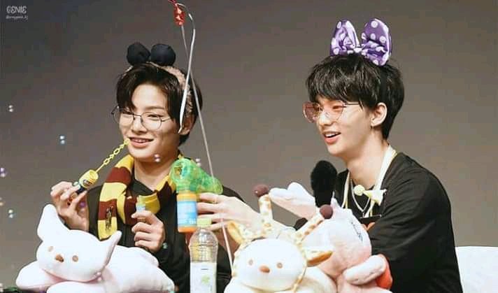 EB0YNI_KI's tweet photo. — every vocalist needs a great dancer beside him https://t.co/9x1yw3pnIS
