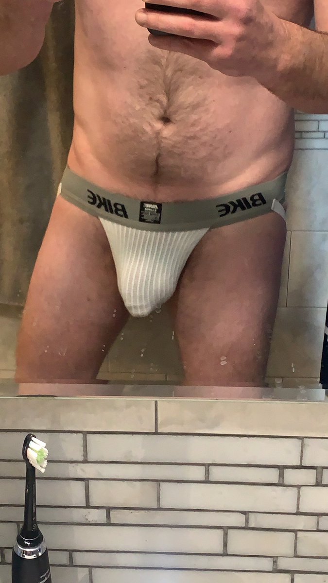 collegejock1's tweet photo. Happy new year!  I should clean my mirror. https://t.co/GLfWA5yYUH