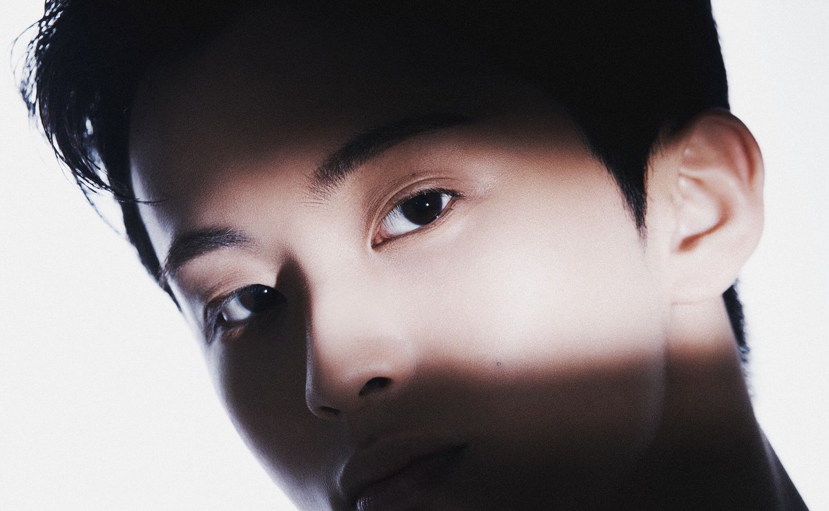 LOOKSMKL's tweet photo. mark’s “SUPERM” concept photos https://t.co/oJqernFDUC