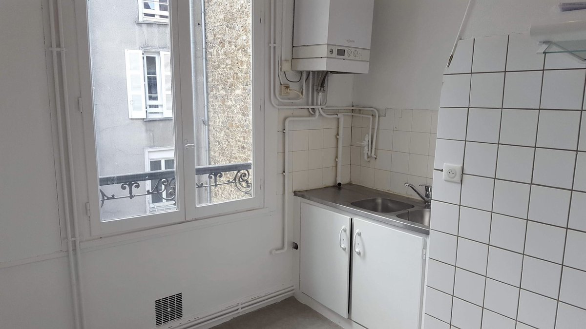 evan_blanc's tweet image. appart de 83m2 , 2 chambre pour 550€ charge comprise . Située à côté des halles entre place de la mottes et place d’aine . Disponible mtn 
Si quelqu’un est intéressé venez pv 
Partagez svp :)