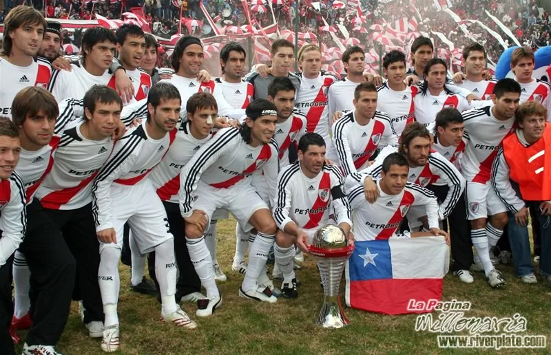 June 2008. River Plate win the Clausura 2007/08 title (a 19-game half season) with Diego Cholo Simeone as manager. It's their 35th league title! River's attacking players: Radamel Falcao, Alexis Sánchez, Ariel Ortega, Sebastián Abreu, Diego Buonanotte, amongst others.