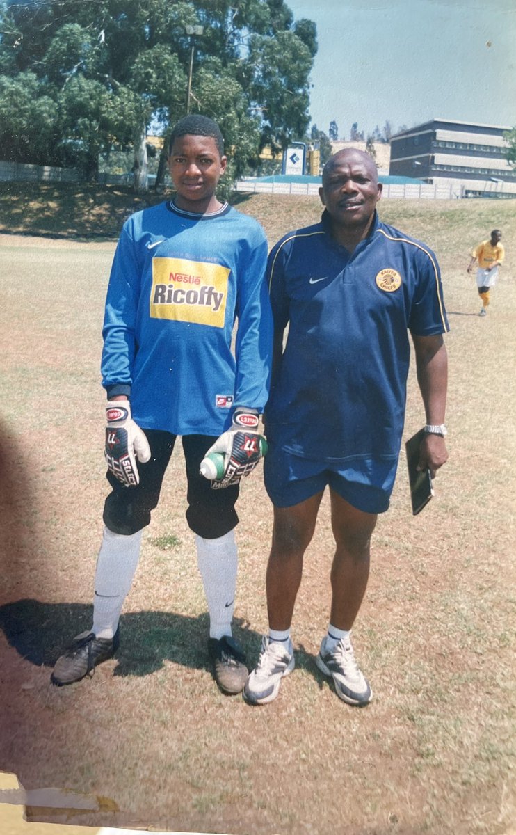 IIKHUNE_32_16's tweet photo. Robala Ka Kgotso Mokwetlisi 💔🕊 https://t.co/rLBD9ZBQ9Z