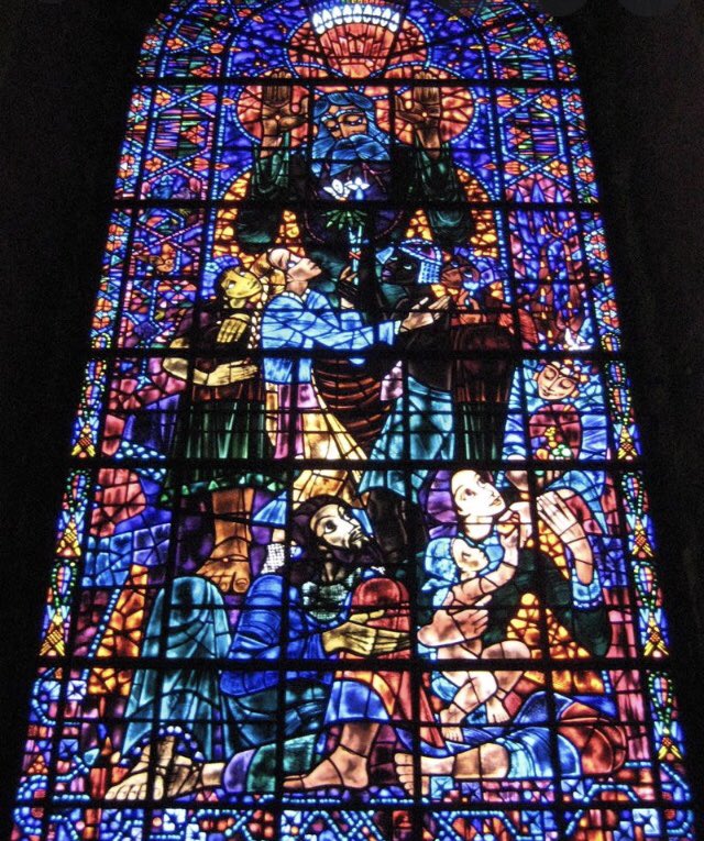  @ElizGriff2016 Cali, come wiv me an I’ll show yoo de bootiful windows....