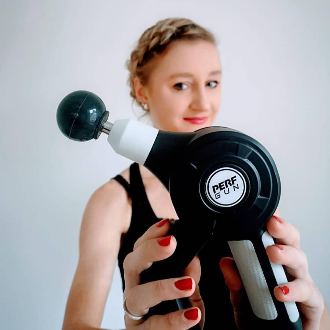 Tereza Korvasova🚴‍♀️: “No more leg pain! Sounds like A dream? Not with few minutes with this massage gun ♥️”

#regeneration #massagegun #selfmassage #training

SPEEDweaponry