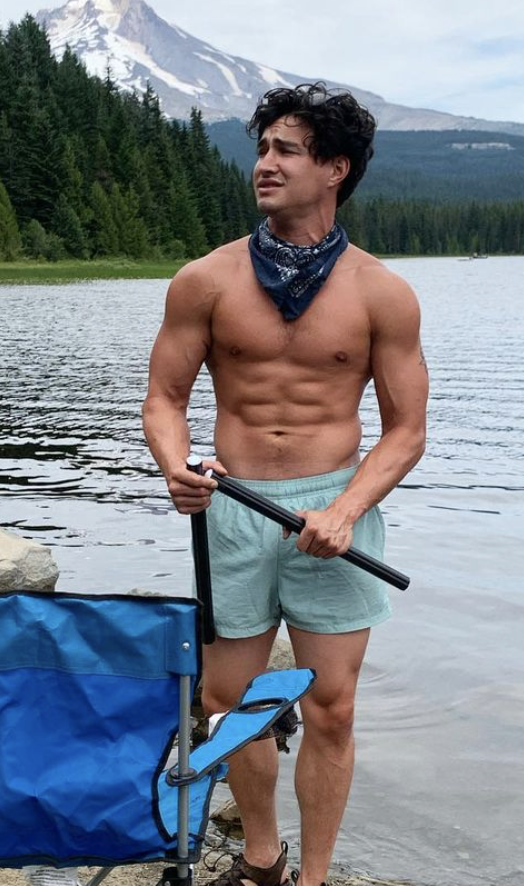 HotFamos's tweet photo. Gavin Leatherwood 🤤🤤🤤 https://t.co/YCrQ1lFd1B