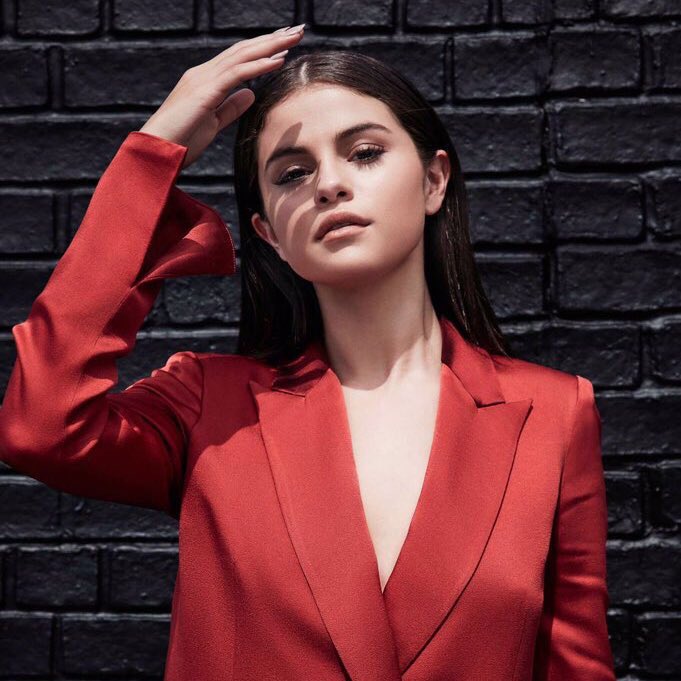 SGchartupdate's tweet photo. 🚨 Let’s give Selena her 2nd award of 2021. 🚨 

Comment 20x with:
“I choose @selenagomez for Best Female English Voice at #GaanaUsersChoiceIcons @gaana” https://t.co/UxretG21tm