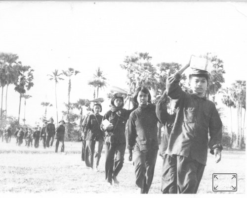 камбоджа 1975 красные кхмеры. коалиционное правительство демократической кампучии. камбоджи 1975. камбоджа 1975 красные кхмеры. красные кхмеры в камбодже.