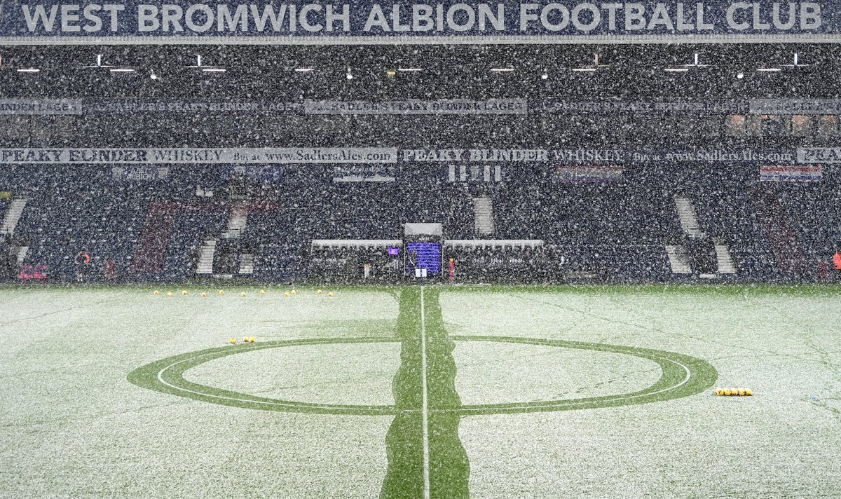 Squawka News On Twitter Heavy Snow Falling At The Hawthorns Ahead Of West Brom Vs Arsenal The Game Is Going Ahead As It Stands