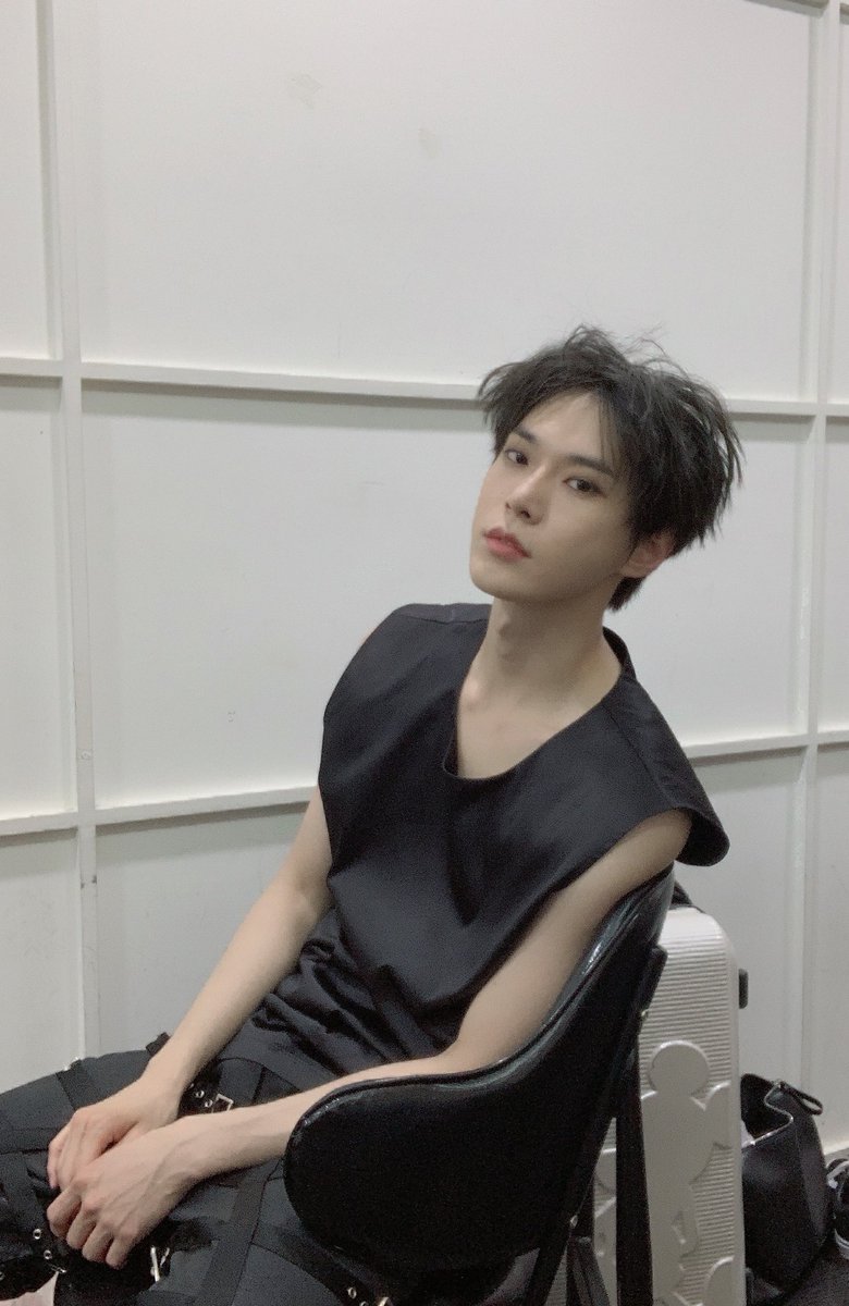 Dilfication of Kim Doyoung through 2020, a thread