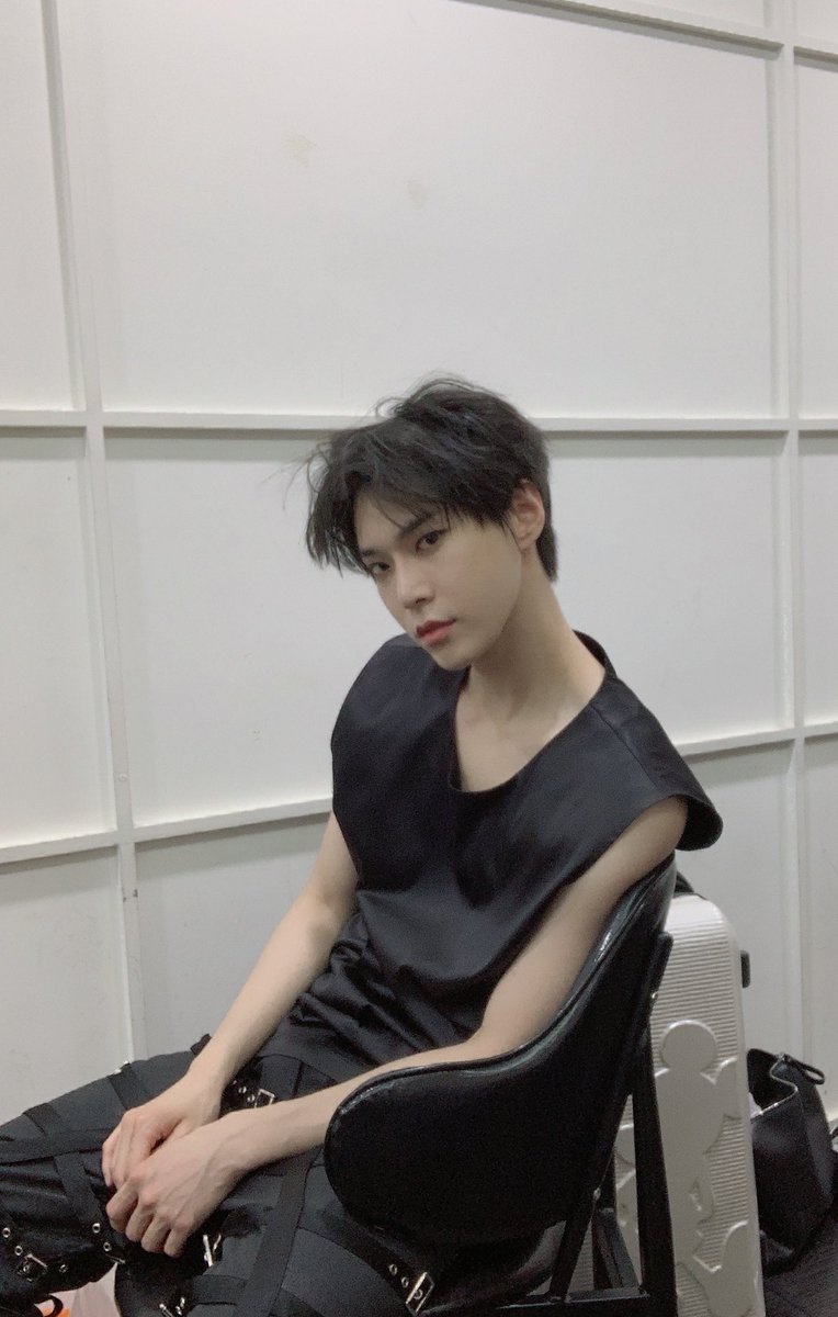 Dilfication of Kim Doyoung through 2020, a thread