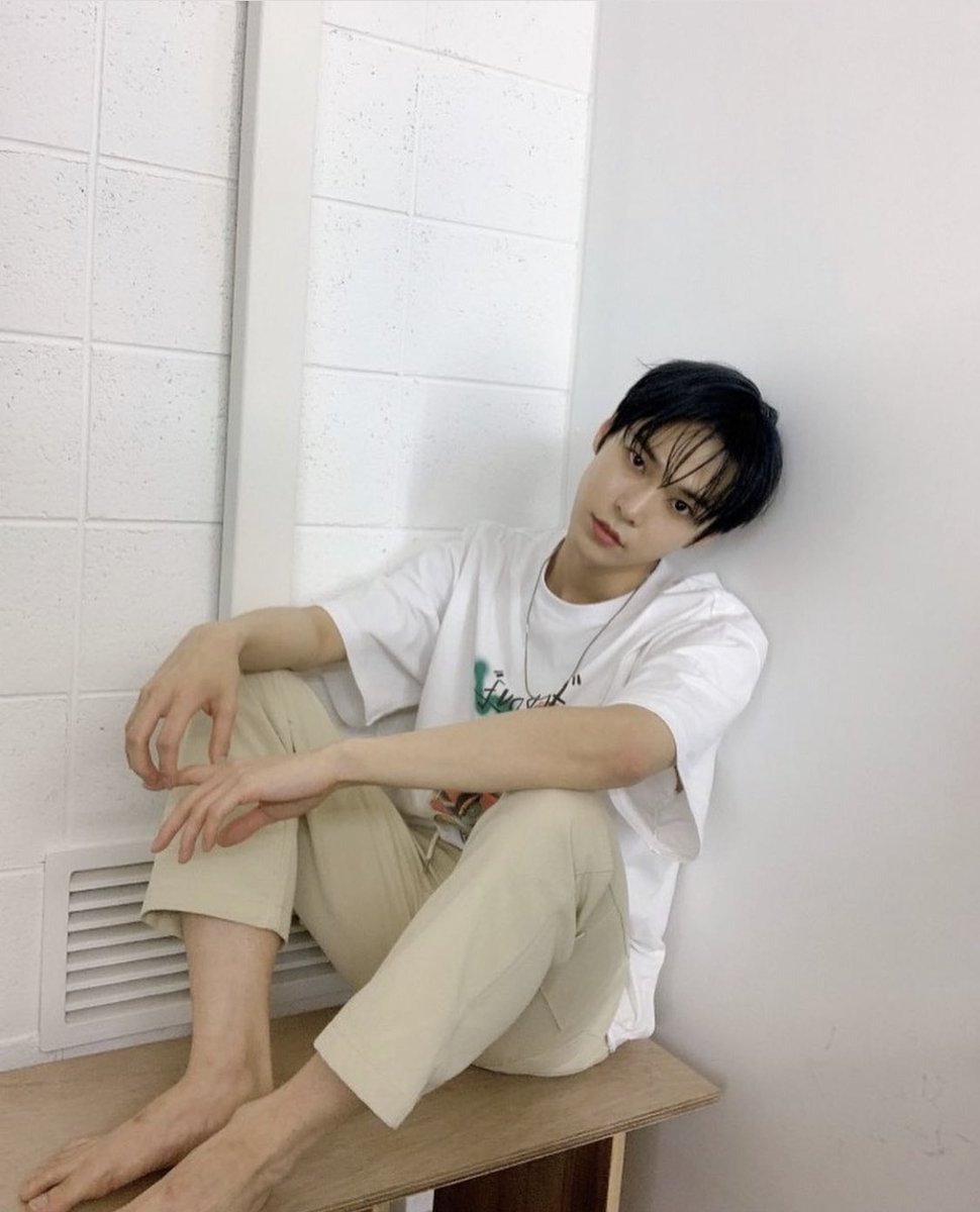 Dilfication of Kim Doyoung through 2020, a thread