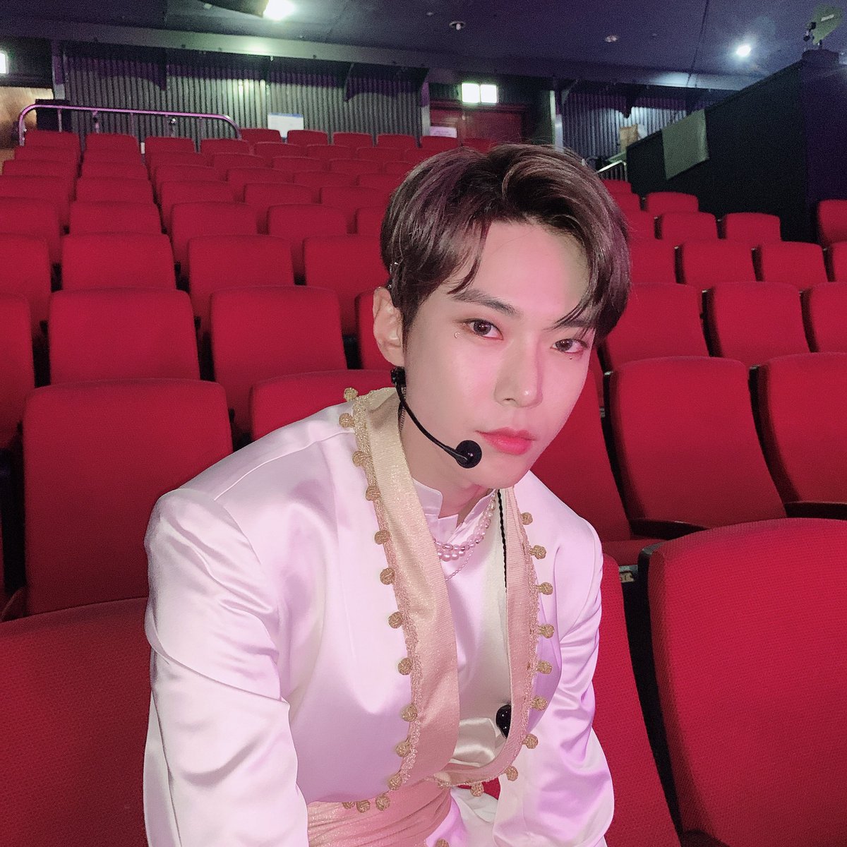 Dilfication of Kim Doyoung through 2020, a thread